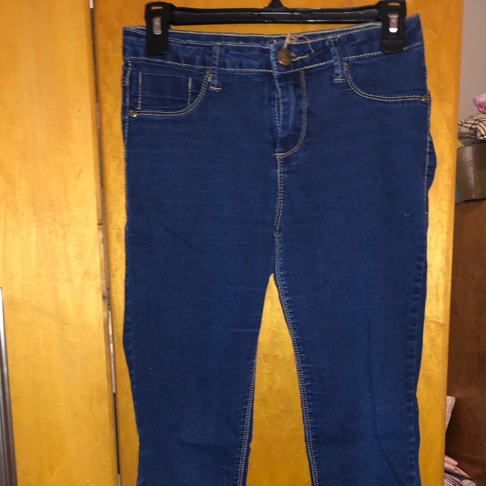 Lightweight skinny blue jeans